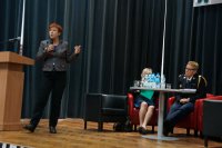 policjantki i przedstawicielka organizacji z Holandii
