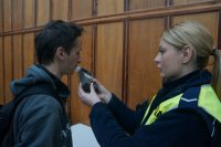 Policjantka i uczeń PZS w Bieruniu