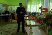 Policjant i przedszkolaki