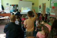 Policjanci i przedszkolaki na prelekcji