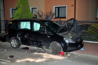 Samochód uczestniczący w wypadku na miejscu zdarzenia