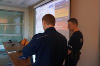 Policjanci na debacie w Imielinie