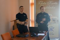 Policjanci na debacie w Imielinie