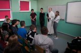 ojciec Paweł Adamik wraz z młodzieżą