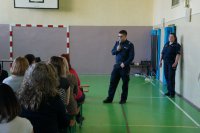 Policjanci na prelekcji w szkole