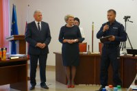 Uroczyste przekazanie radiowozu w starostwie