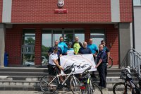 Policjanci KPP Bieruń i inicjatorzy sztafety