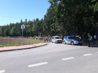 zabezpieczenie przez policjanta rajdu rowerowego