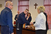 Wręczenie nagród policjantom podczas sesji Rady Powiatu