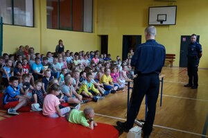 Policjanci na prelekcji w szkole