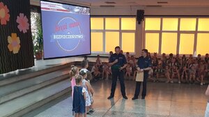 Policjanci na prelekcji w szkole