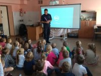 Policjanci na prelekcjach w szkole