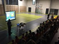 Policjanci na prelekcjach w szkole