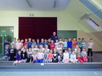 Policjant i dzieci na prelekcji