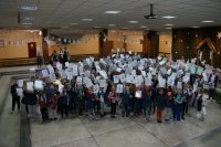 Dzieci ze Szkoły Podstawowej nr 3 w Bieruniu biorące udział w przedsięwzięciu