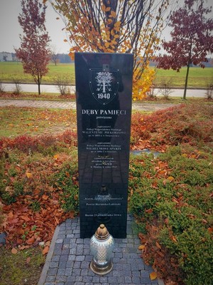 Obelisk Dęby Pamięci