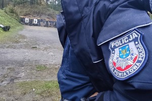 Na zdjęciu widzimy napis &quot;Komenda Powiatowa Policji w Bieruniu&quot;