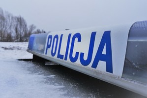 Na zdjęciu widzimy napis Policja