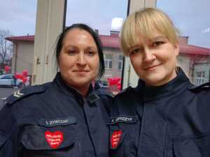 Na zdjęciu widzimy dwie policjantki