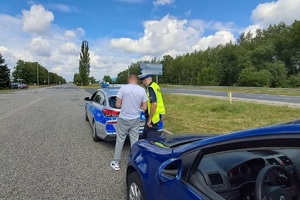 Na zdjęciu widzimy kontrolę policji