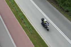 Na zdjęciu widzimy motocykl