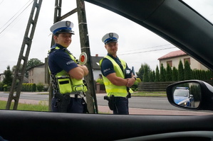 Na zdjęciu widzimy policjantów w czasie działań