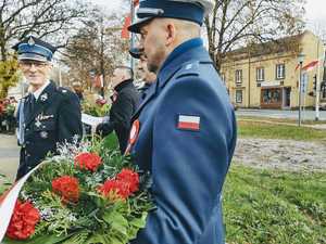 Na zdjęciu widzimy policjanta