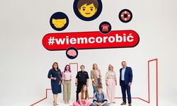 Na zdjęciu widzimy napis #Wiemcorobić – rusza kampania społeczna poświęcona ochronie dzieci przed zagrożeniami online