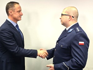 Na zdjęciu widzimy pożegnanie Zastępcy Komendanta Powiatowego Policji w Bieruniu