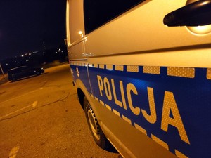 Na zdjęciu widzimy napis Policja