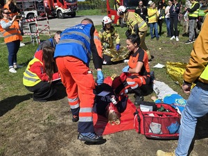 Na zdjęciu widzimy działania ratunkowe służb w czasie ćwiczeń sztabowych