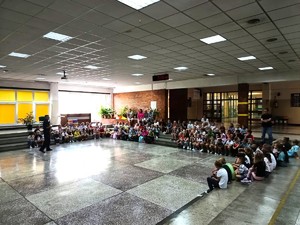 Na zdjęciu widzimy policjantów w czasie profilaktyki