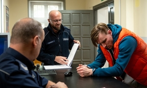 #DzielnicaBEZstrachu - #SuperDzielnicowy 2025 na niebieskim ekranie