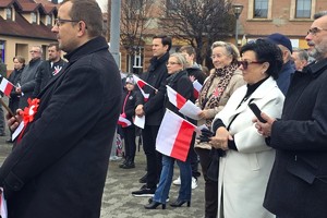 Na zdjęciu widzimy policjanta w czasie Obchodów Narodowego Święta Niepodległości w powiecie bieruńsko-lędzińskim