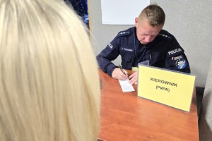 Na zdjęciu widzimy policjantów oraz uczestników ćwiczeń mobilizacyjnych EGIDA-25