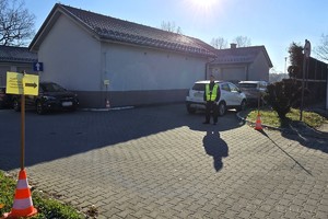 Na zdjęciu widzimy policjantów oraz uczestników ćwiczeń mobilizacyjnych EGIDA-25