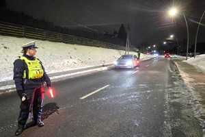 Na zdjęciu widzimy policjantów w czasie działań