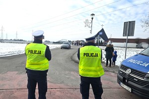 Na zdjęciu widzimy policjantów w czasie zabezpieczenia Orszaku Trzech Króli