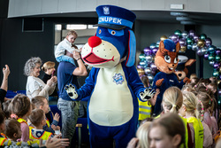 Sznupek - maskotka śląskiej Policji, skończył już 22 lata!