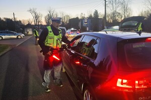 Na zdjęciu widzimy policjantów w czasie działań