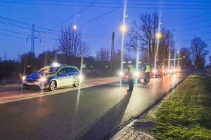 Na zdjęciu widzimy policjantów w czasie działań