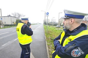 Na zdjęciu widzimy policjantów w czasie działań